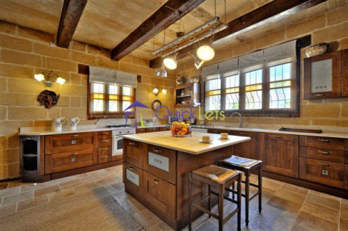 Property in Bahar ic-Caghaq