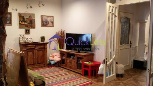 Detached Villa in Pembroke - Image 4