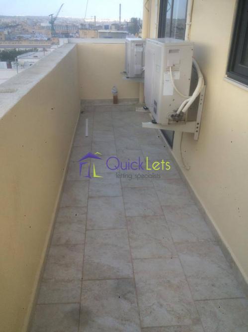 Penthouses in Paola - Image 3