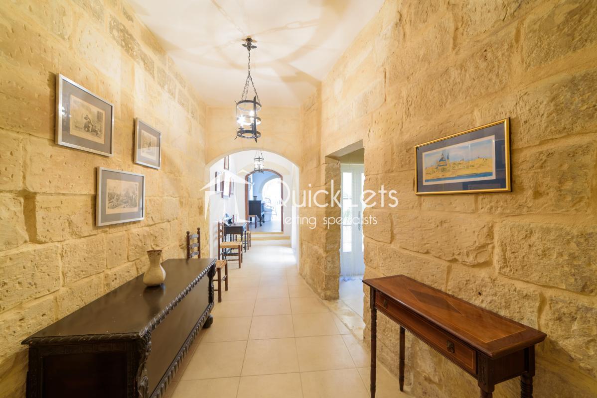 Farmhouses in Mosta - Image 3