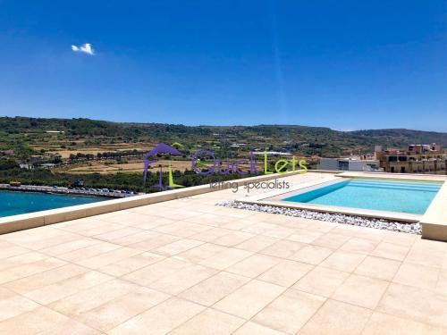 Penthouses in Xemxija - Image 2