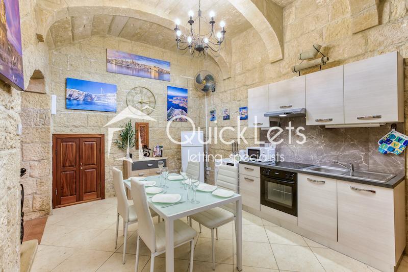 Studio Maisonette in Valletta - Image 6