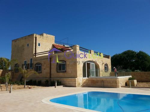 Property in Zabbar