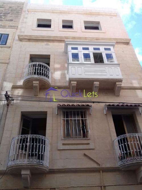 Block in Bormla - Image 3