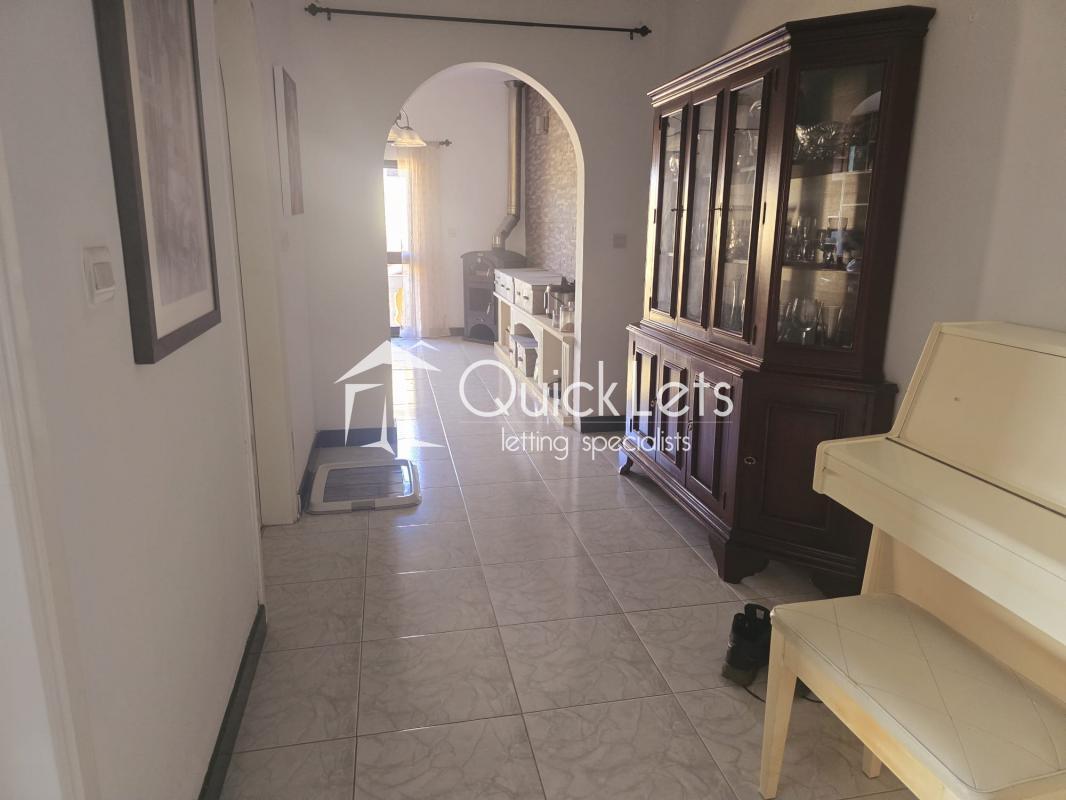 Semi Detached Villa  in Pembroke - Image 4