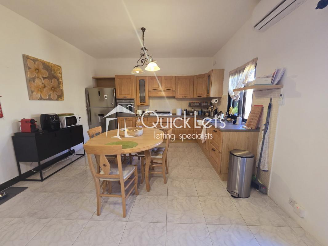 Semi Detached Villa  in Pembroke - Image 6