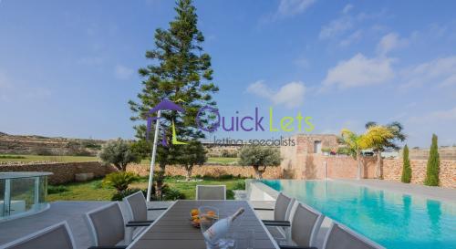 Detached Villa in Rabat - Image 4
