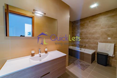 Rooms in Swieqi - Image 5
