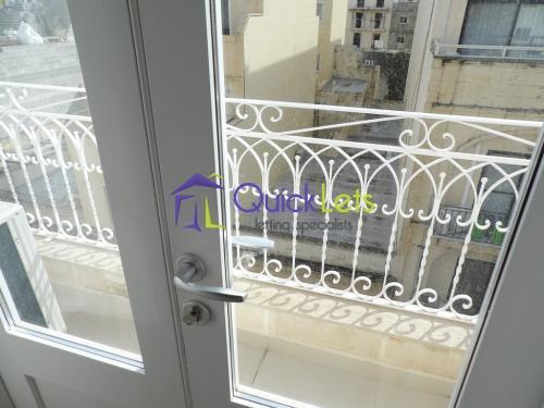 Rooms in Sliema - Image 6