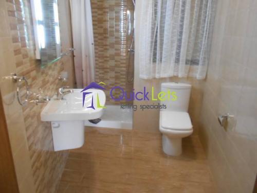 Rooms in Mosta - Image 5