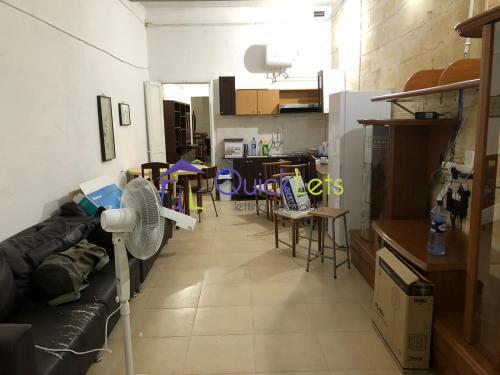 Rooms in Luqa - Image 6