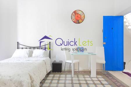 Studio Apartments in Valletta - Image 3