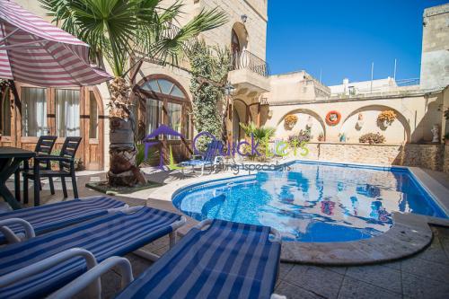 Farmhouses in Gozo - Zebbug - Image 2
