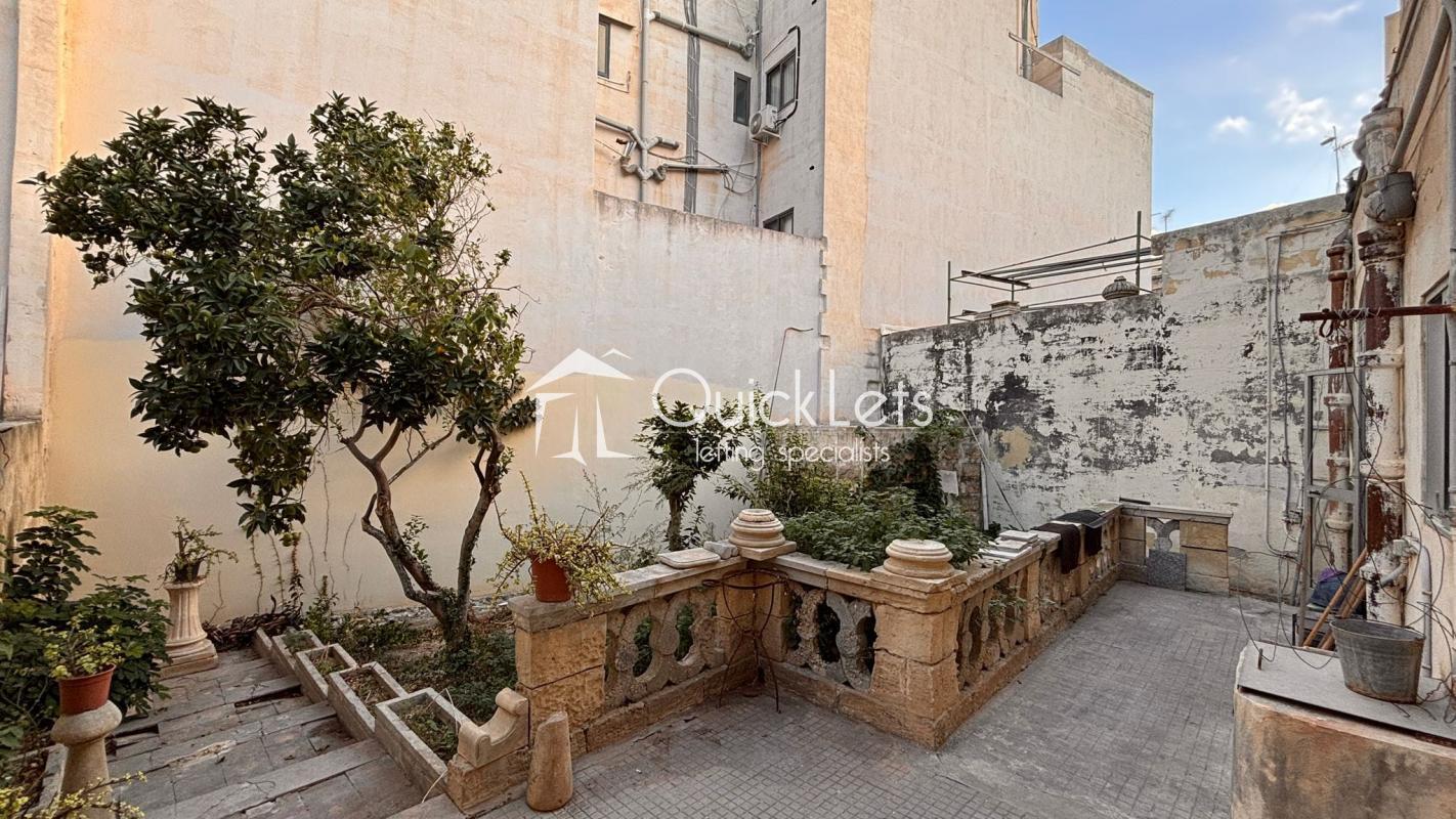 Townhouses in Luqa - Image 2