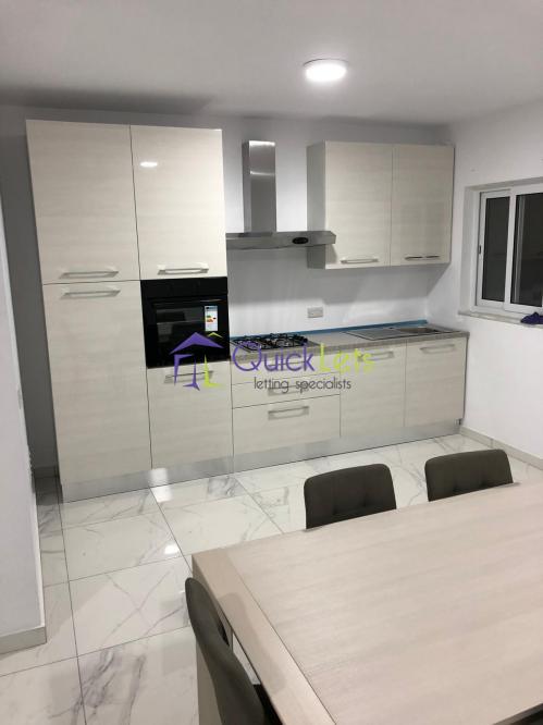 Maisonettes in Luqa - Image 4