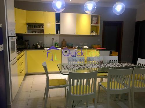 Property in Qawra