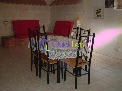 Rooms in Gzira - Image 4