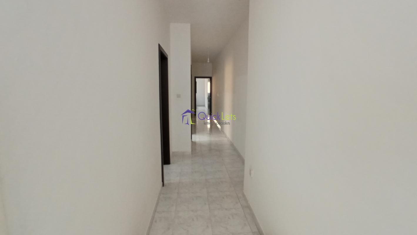 Apartments in Xemxija - Image 5