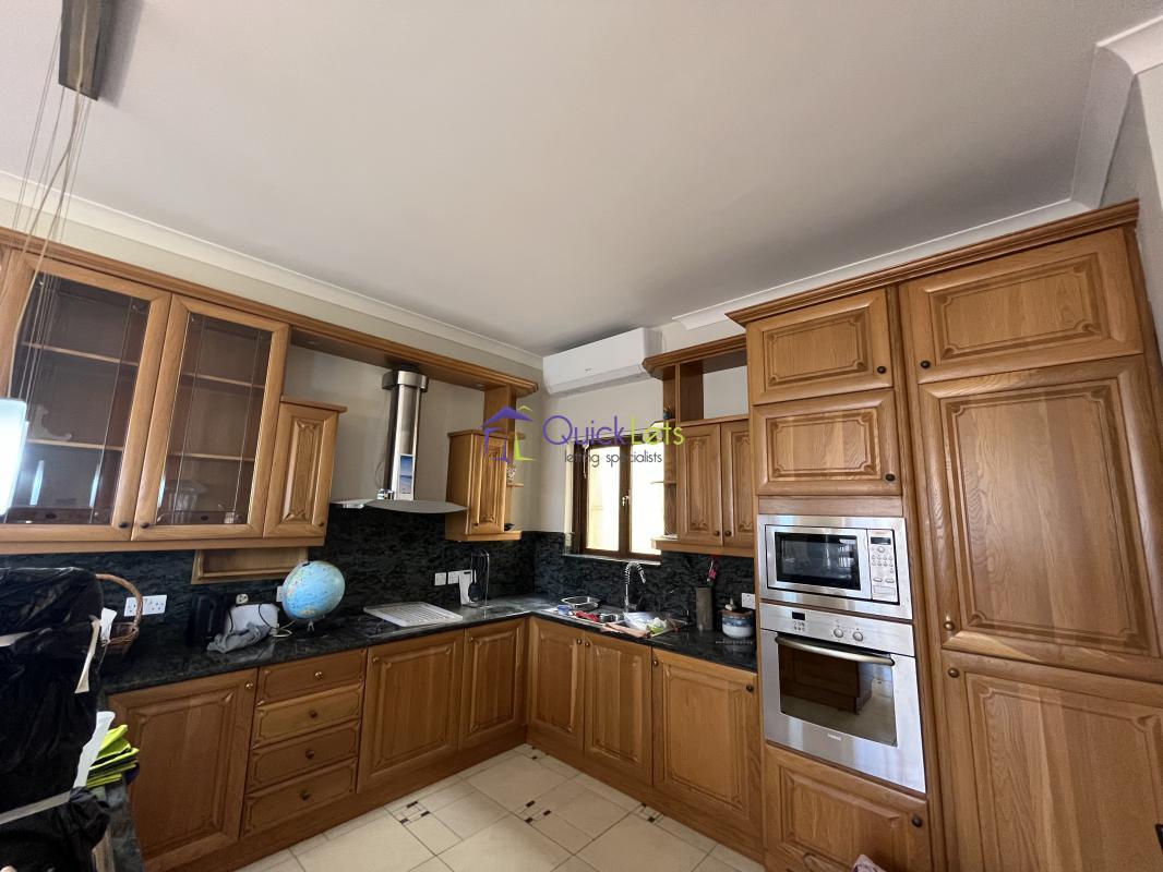 Property in Zebbug