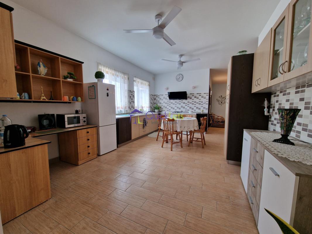 Property in Fgura