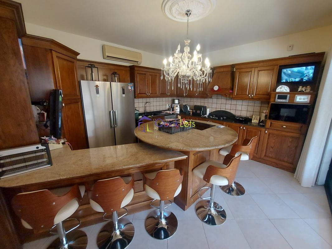 Property in Zebbug