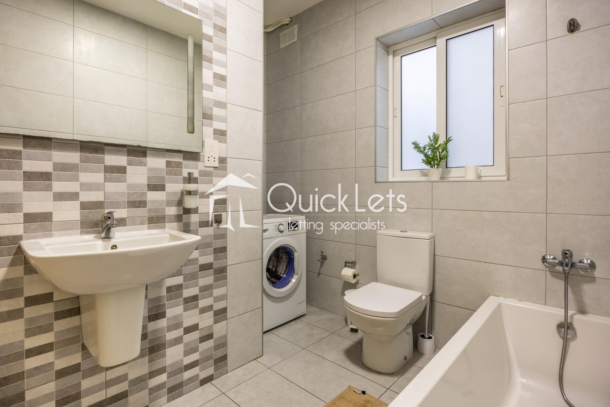 Rooms in Gzira - Image 6