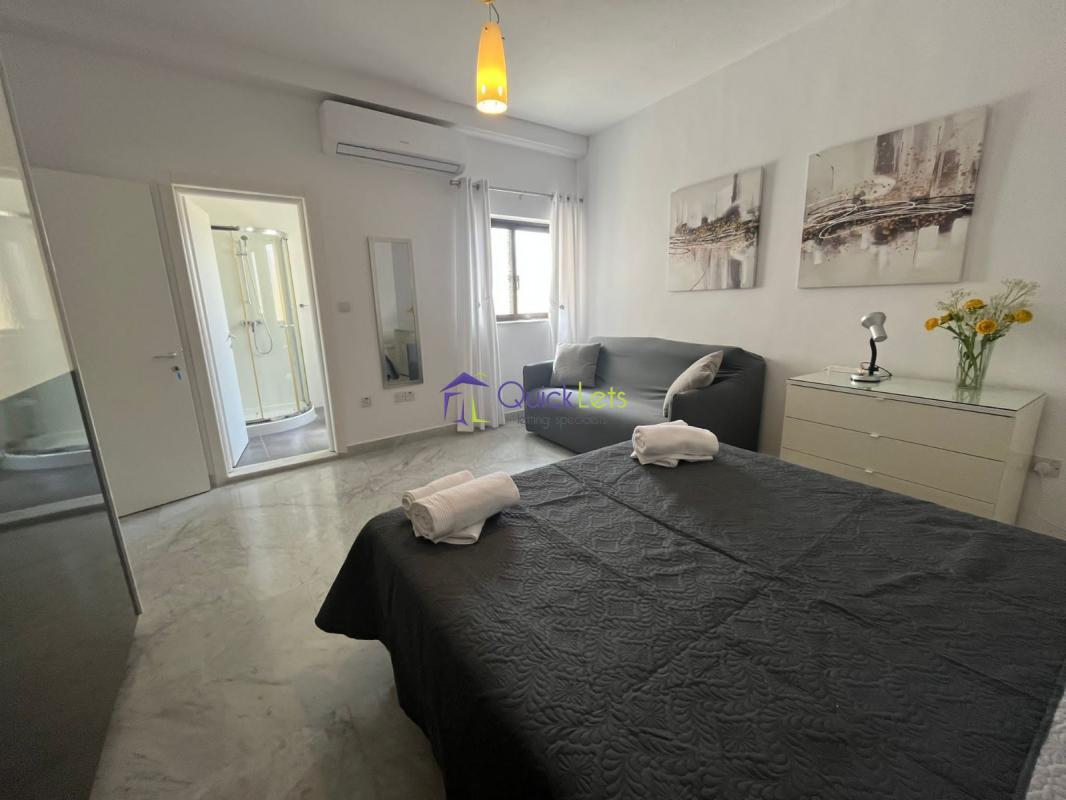 Rooms in Gzira - Image 5