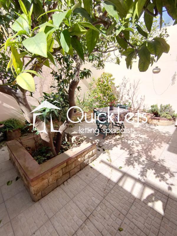 Rooms in Santa Lucia - Image 4