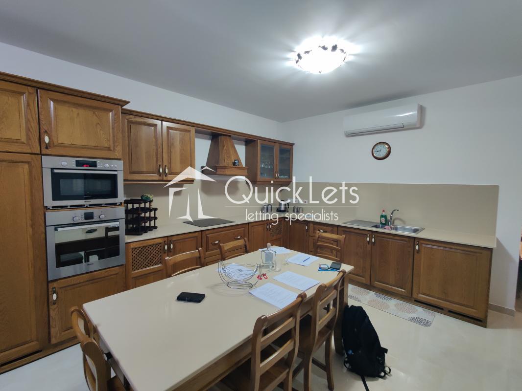 Property in Qawra