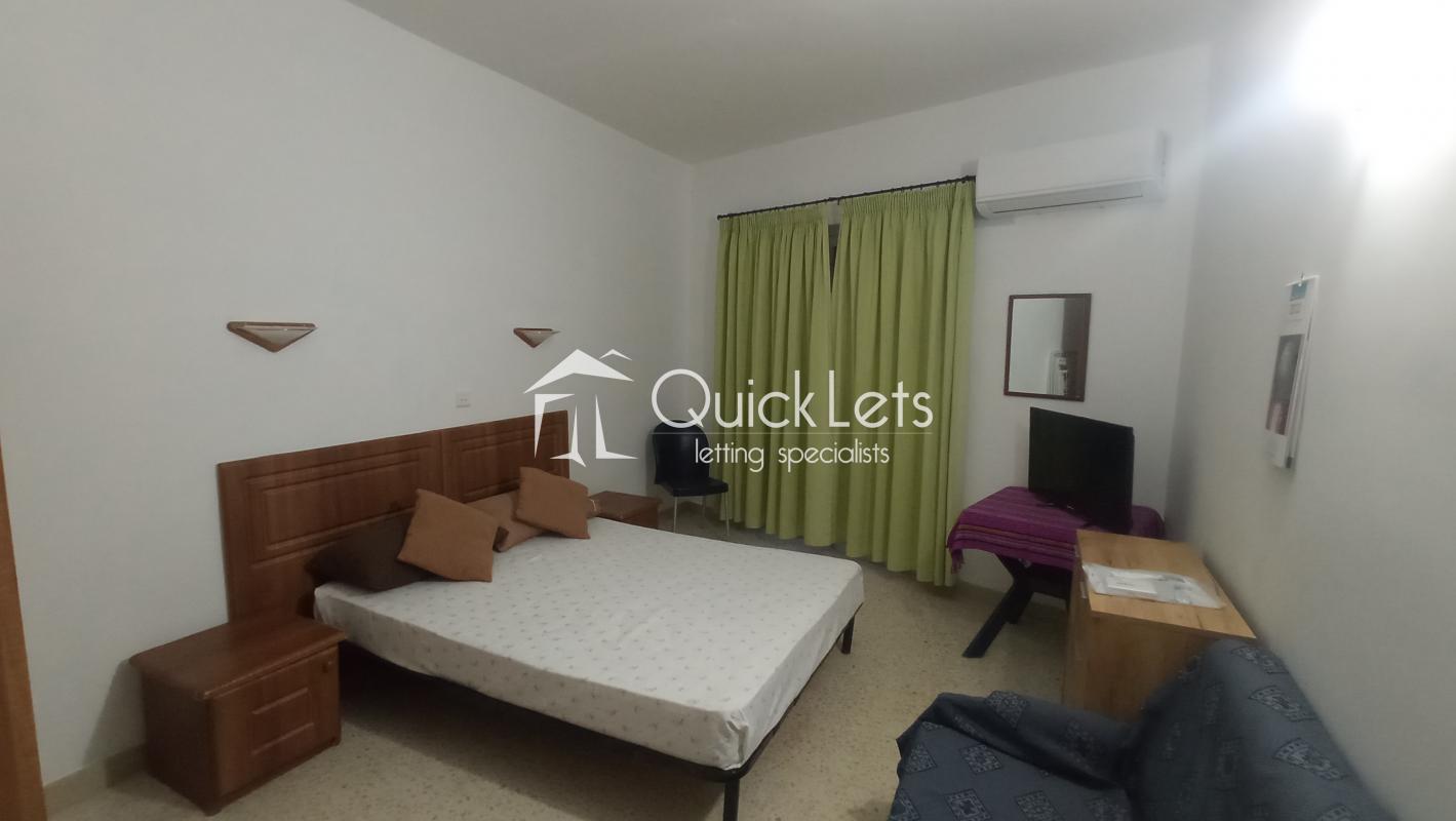 Apartments in Qawra - Image 4