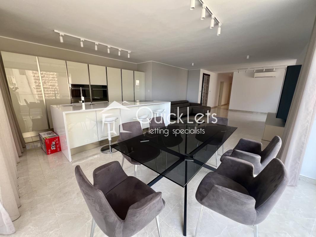 Property in Qawra