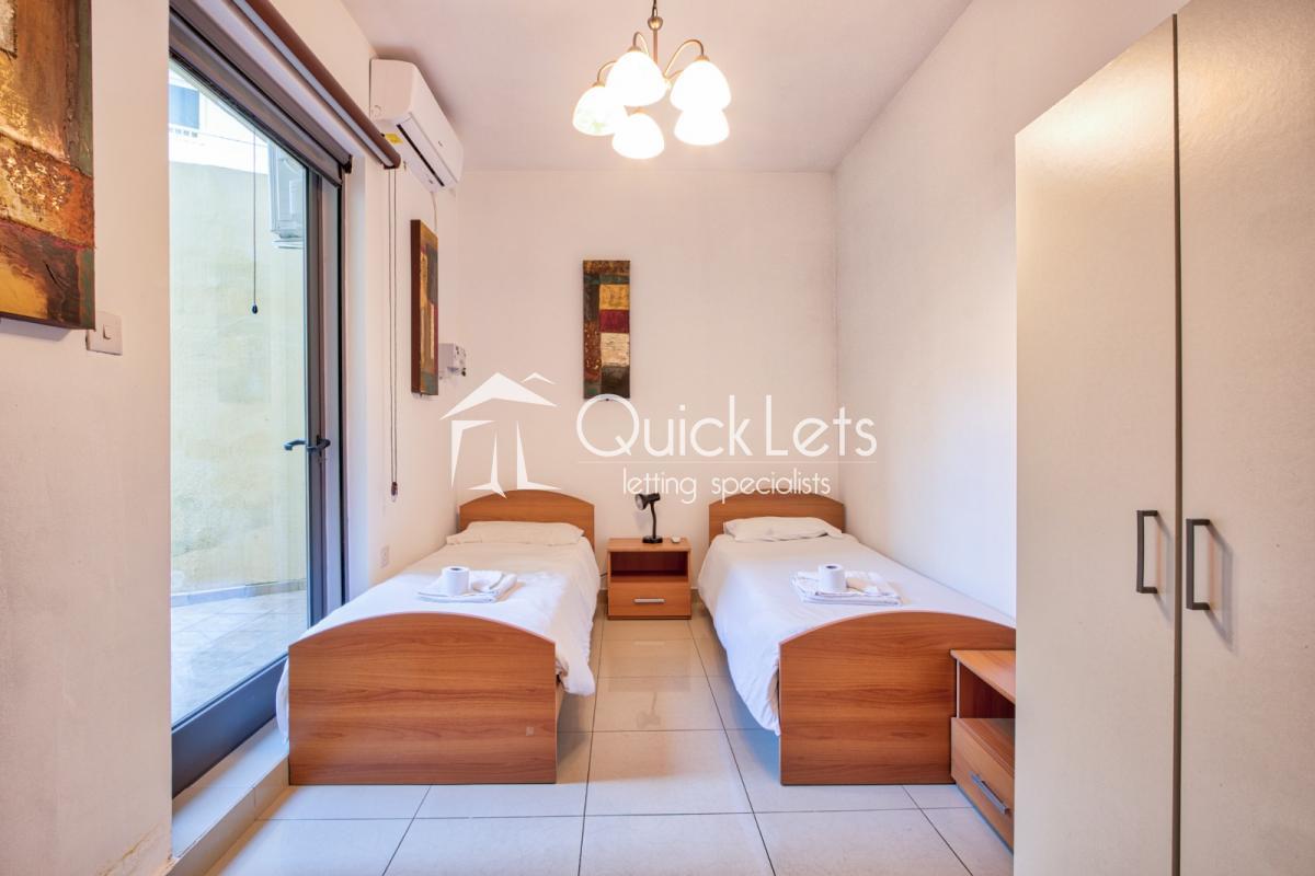 Rooms in Sliema - Image 5