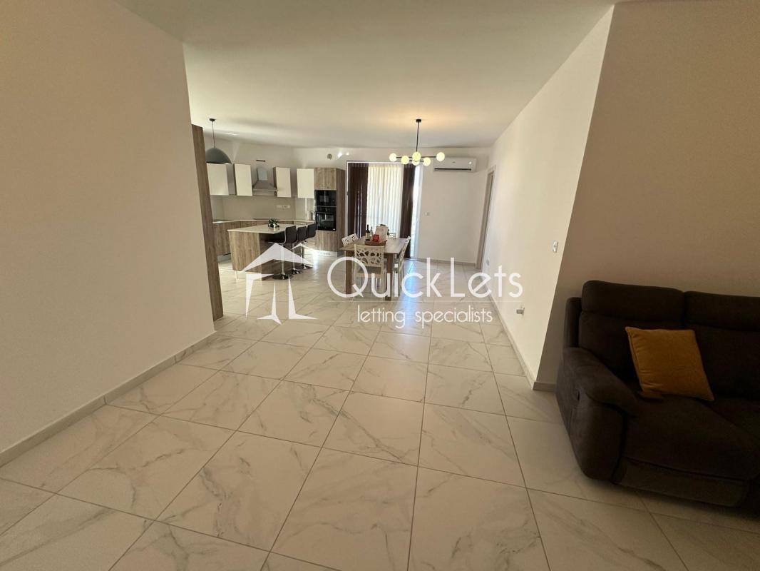 Rooms in Swieqi - Image 5