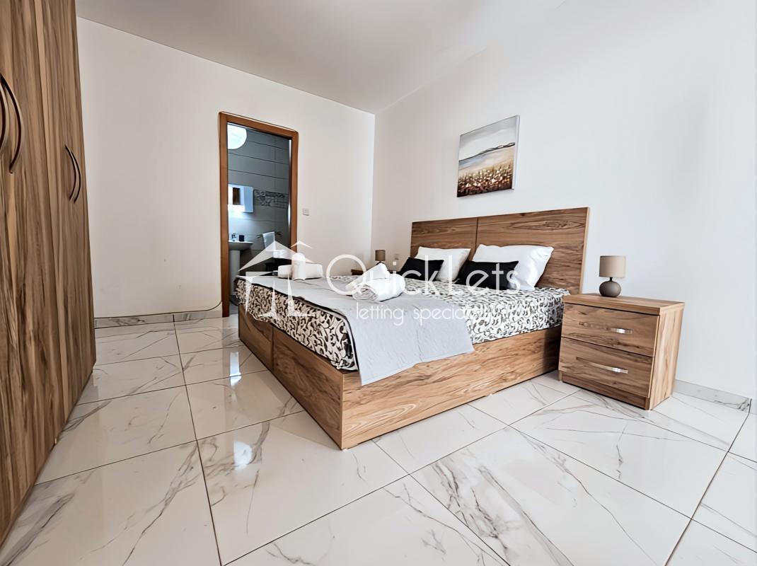 Rooms in Qawra - Image 2