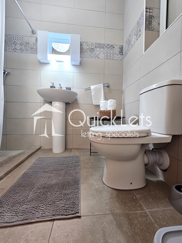 Rooms in Qawra - Image 4
