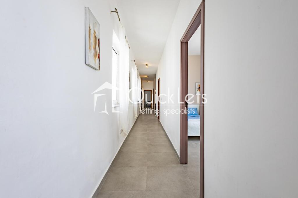 Rooms in Qawra - Image 6