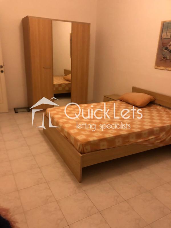 Rooms in Salina - Image 4