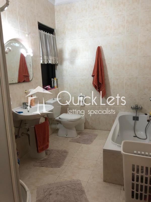 Rooms in Salina - Image 6