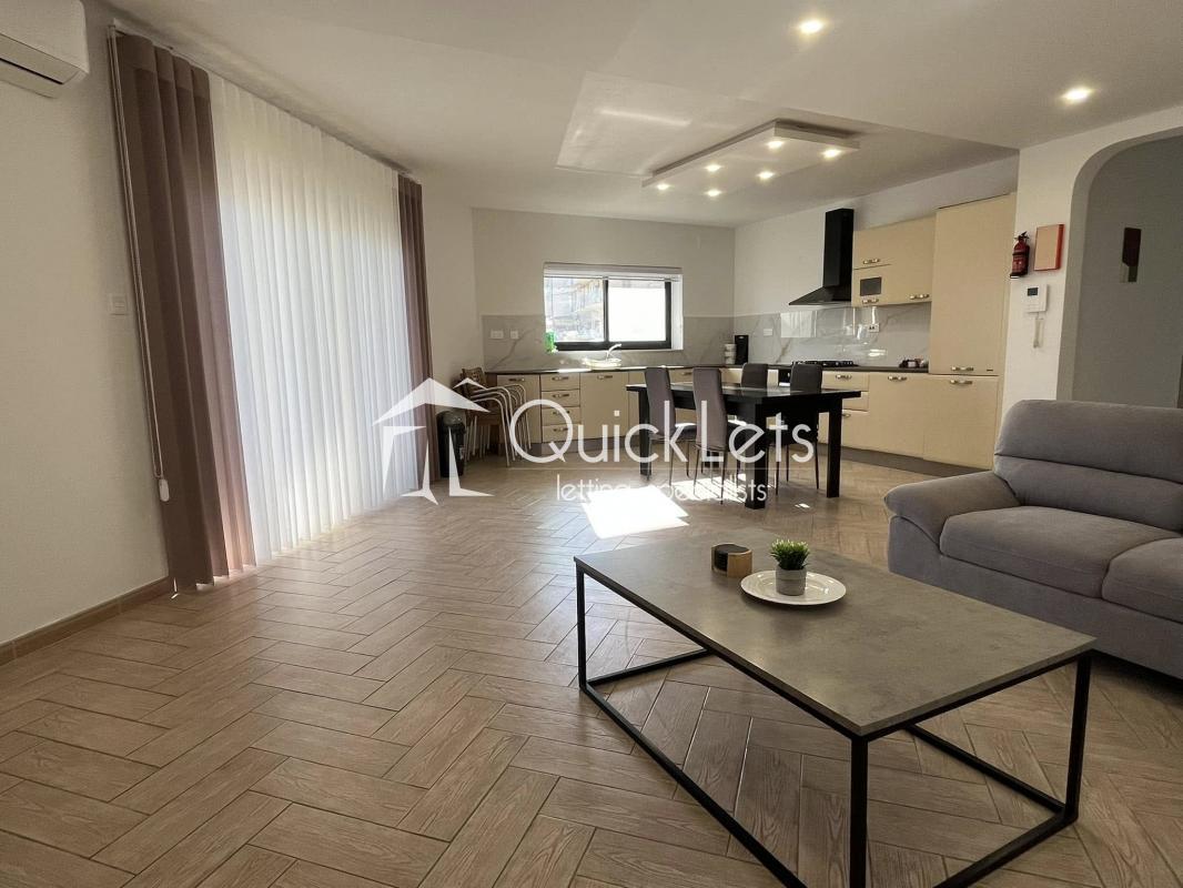 Property in Qawra