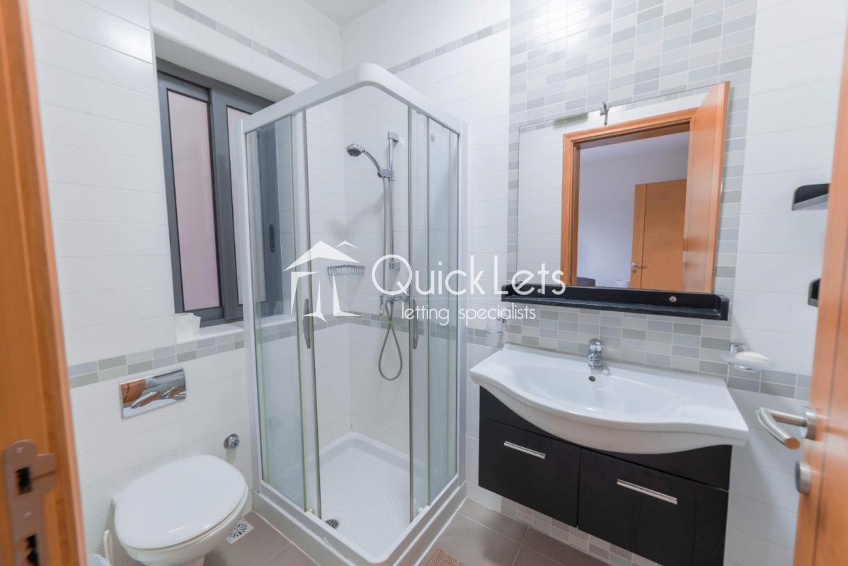 Rooms in Sliema - Image 5