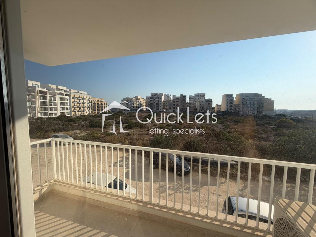 Apartments in Xemxija - Image 4