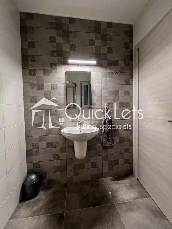 Rooms in Pieta - Image 3