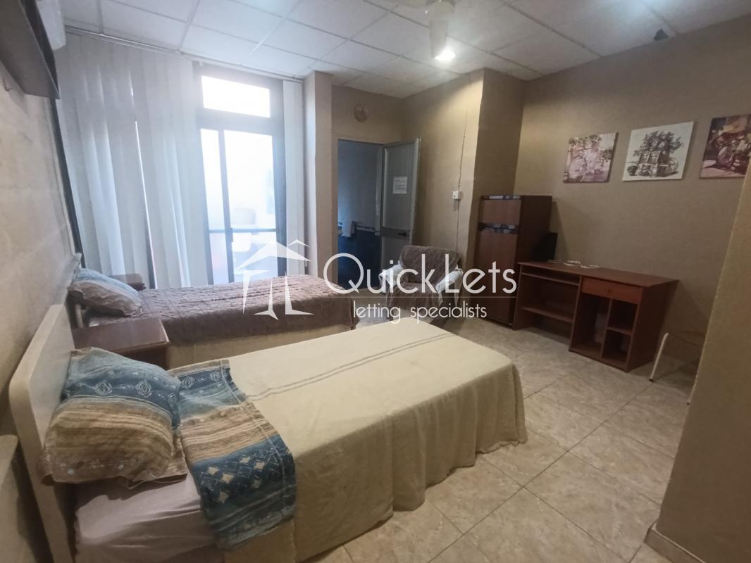 Rooms in Qormi - Image 4