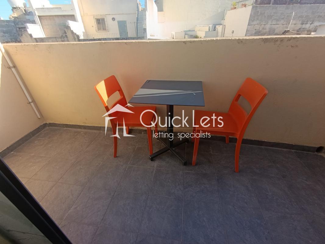 Rooms in Qormi - Image 6