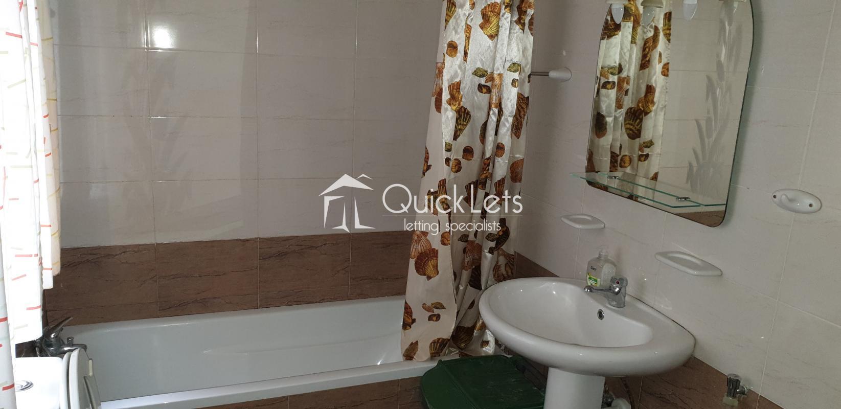 Rooms in Sliema - Image 5