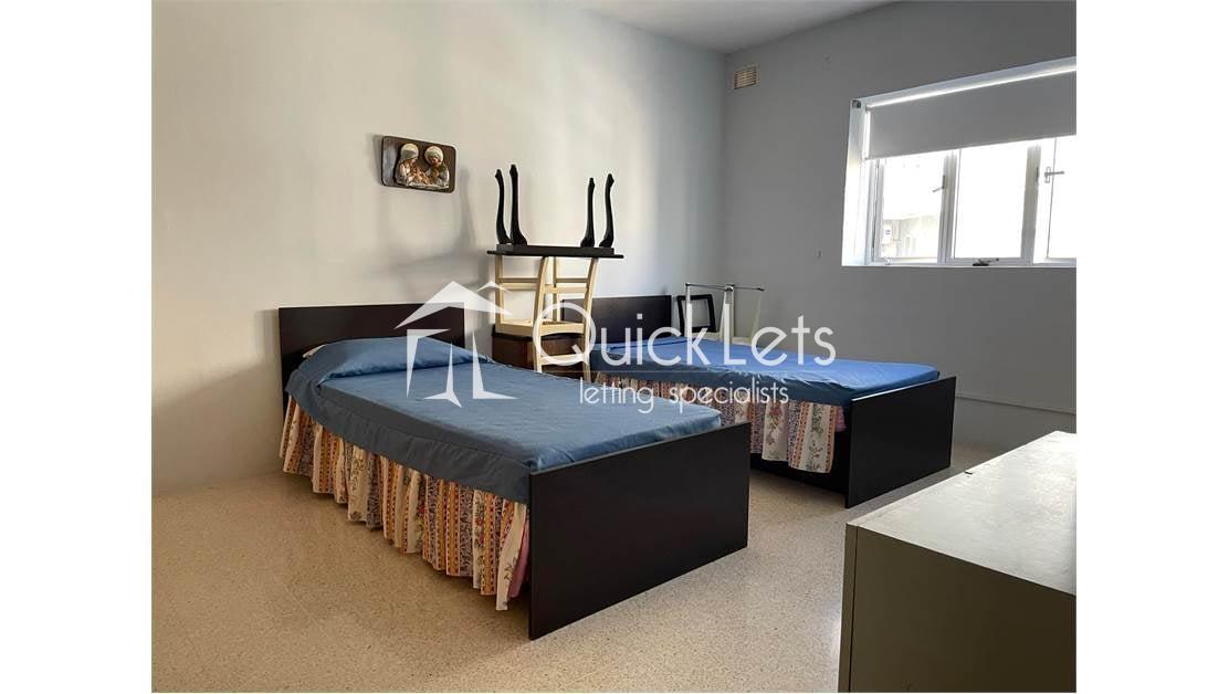 Rooms in Bugibba - Image 6