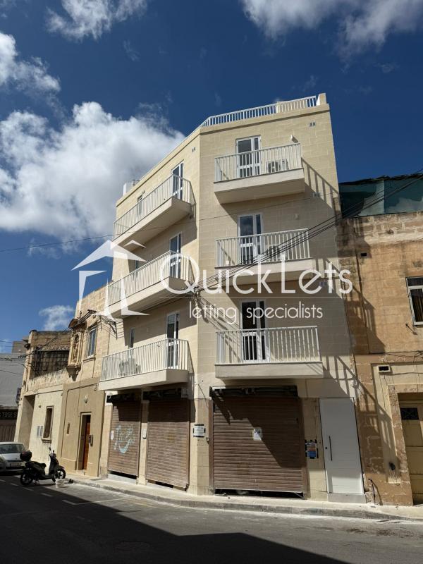 Rooms in Luqa - Image 6