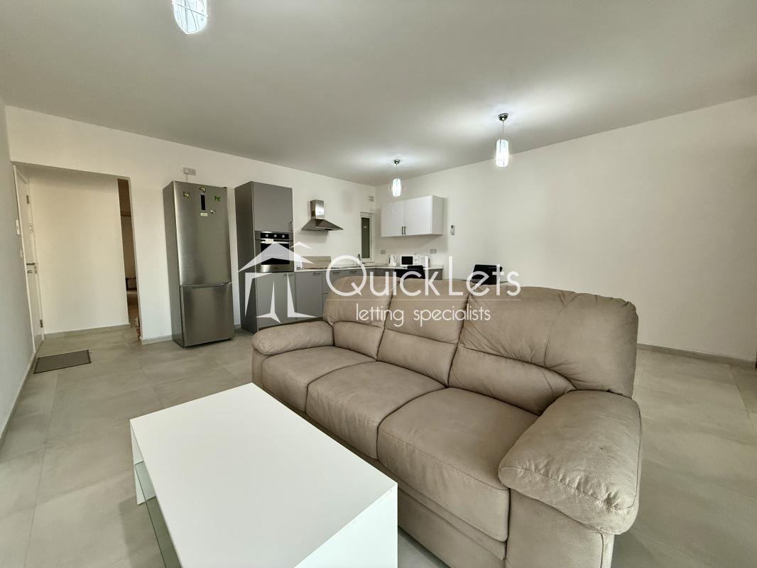 Maisonettes in Pembroke - Image 3