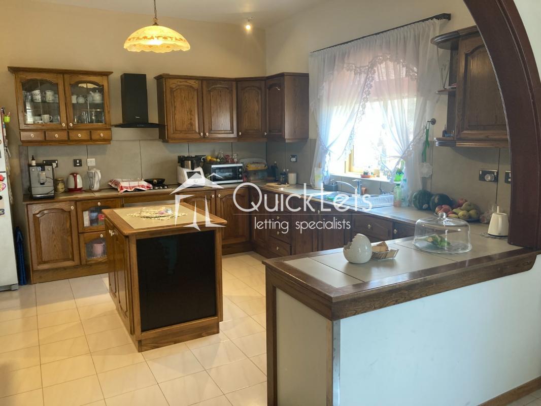 Property in Qawra