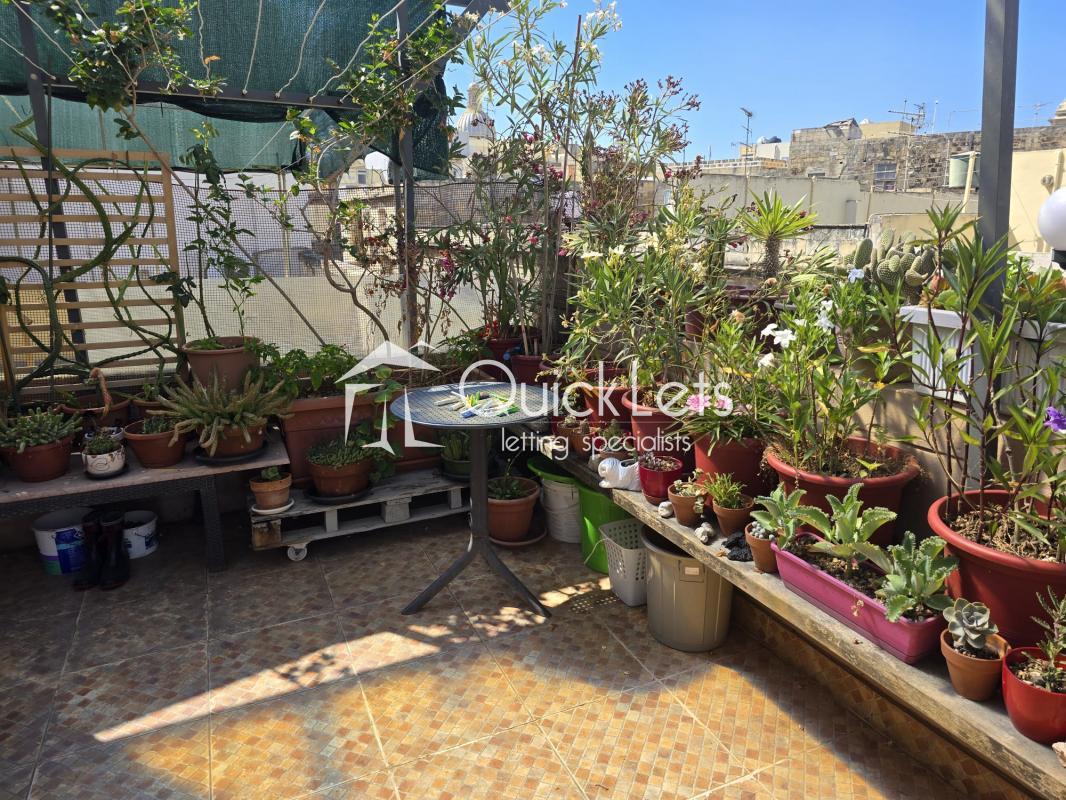 Rooms in Hamrun - Image 5